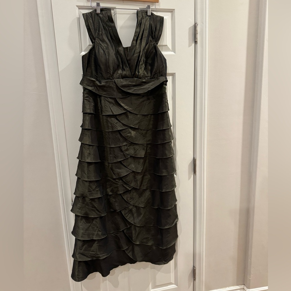 Nox Anabel Elegant Green  Evening Dress 2XL